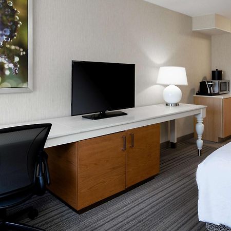 Hilton Garden Inn Roseville Exteriér fotografie