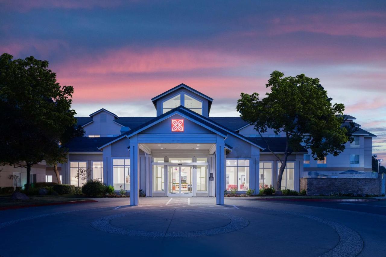 Hilton Garden Inn Roseville Exteriér fotografie
