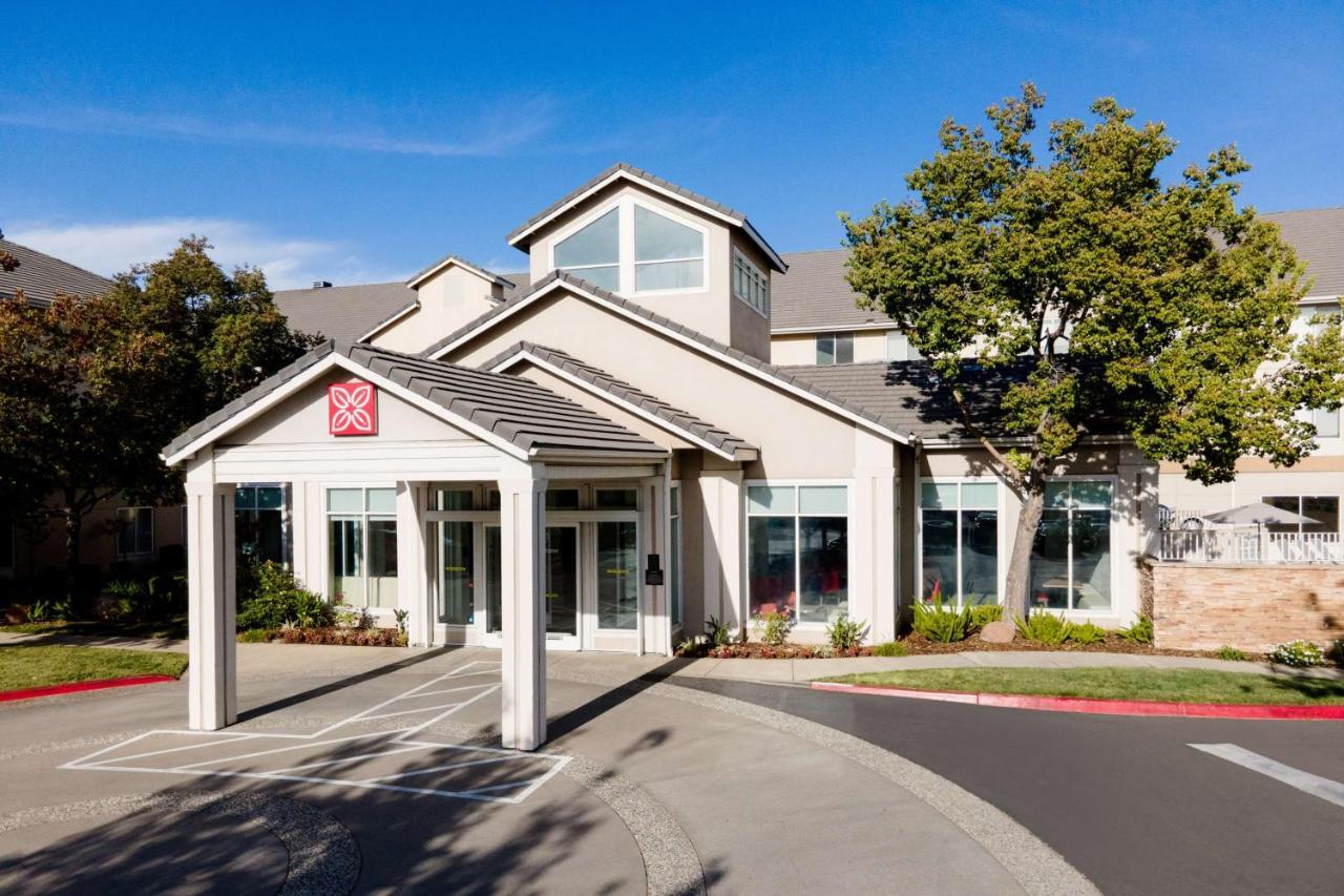 Hilton Garden Inn Roseville Exteriér fotografie