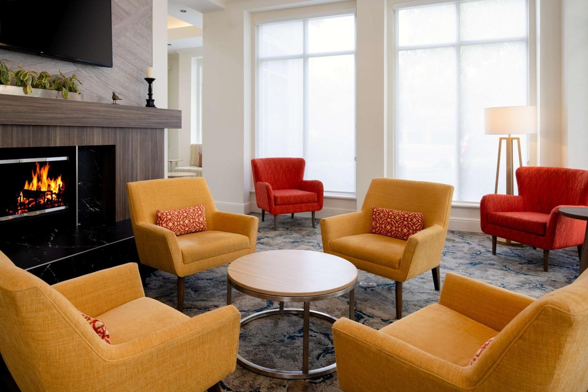 Hilton Garden Inn Roseville Exteriér fotografie