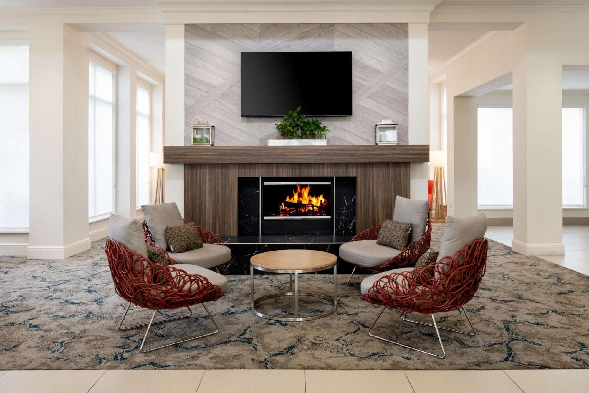 Hilton Garden Inn Roseville Exteriér fotografie