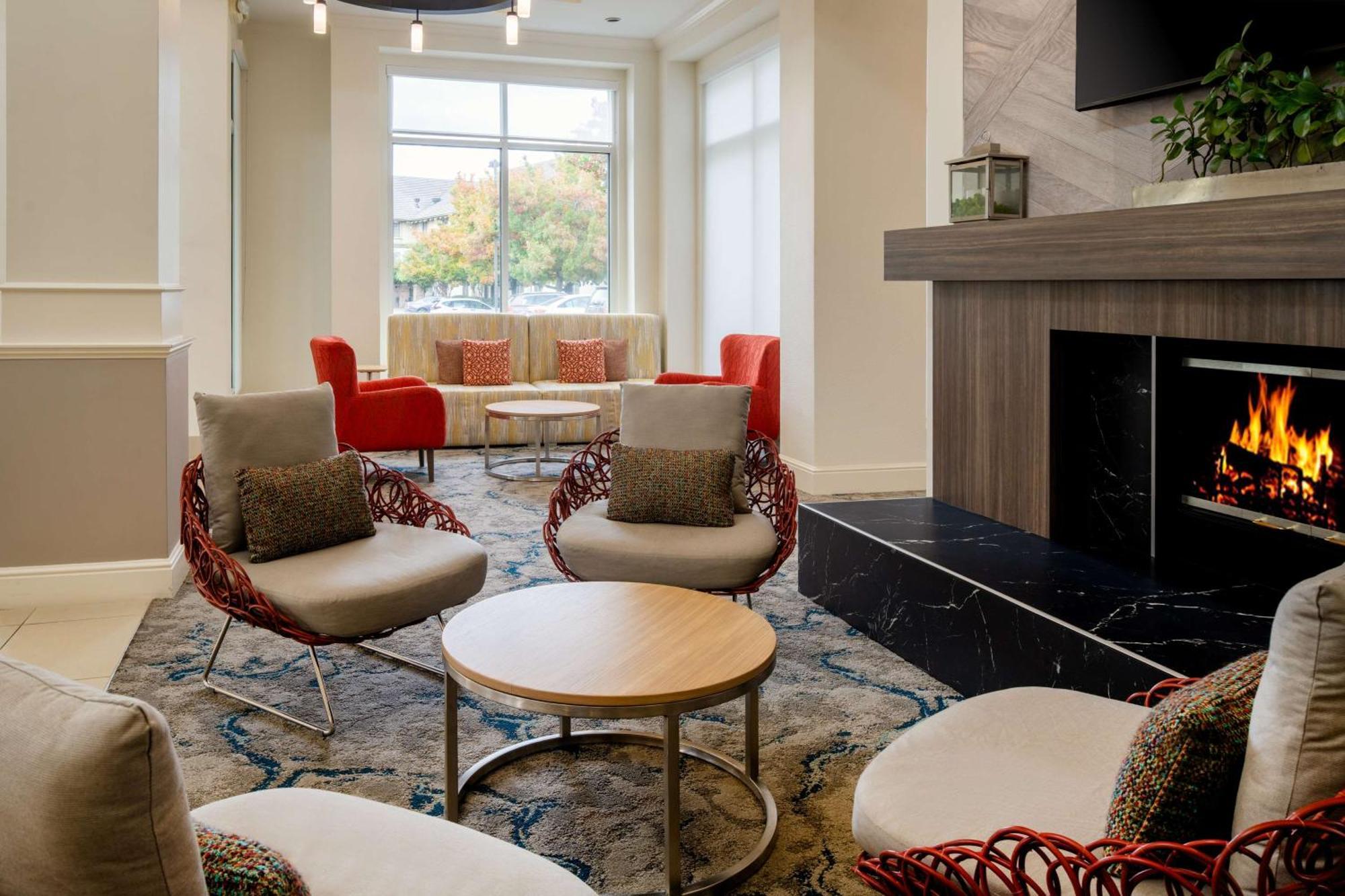 Hilton Garden Inn Roseville Exteriér fotografie