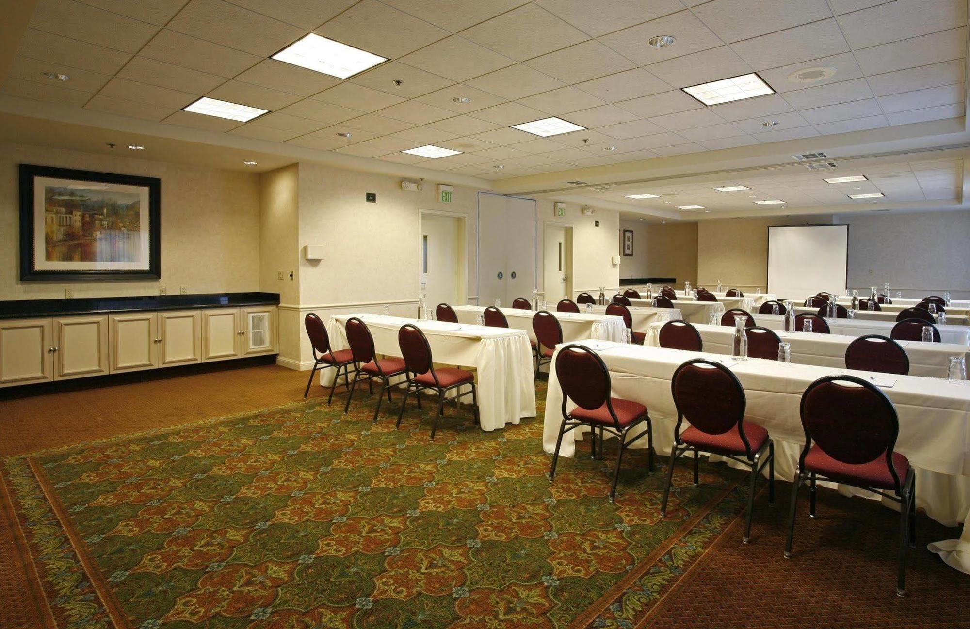 Hilton Garden Inn Roseville Exteriér fotografie