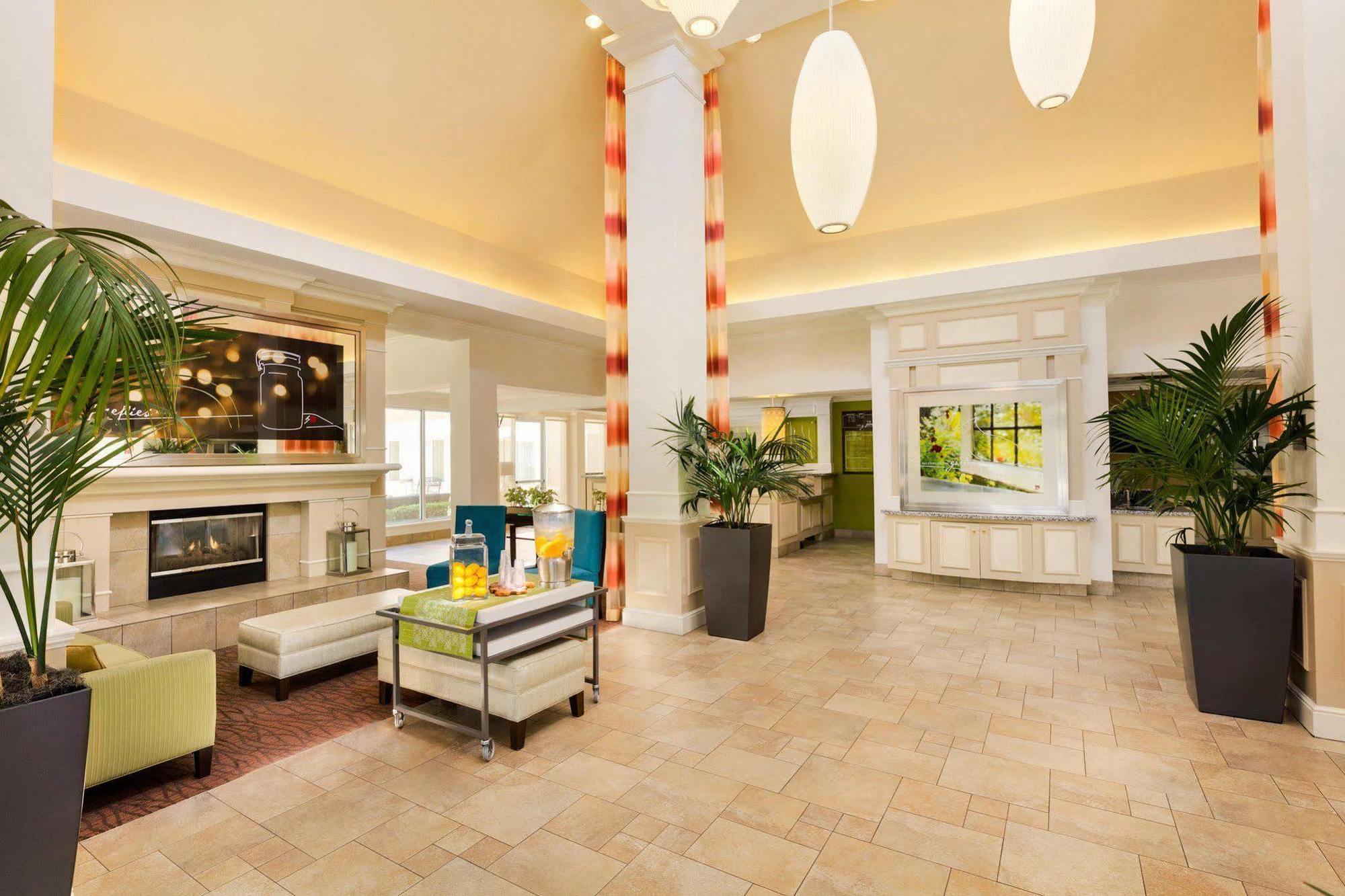 Hilton Garden Inn Roseville Exteriér fotografie