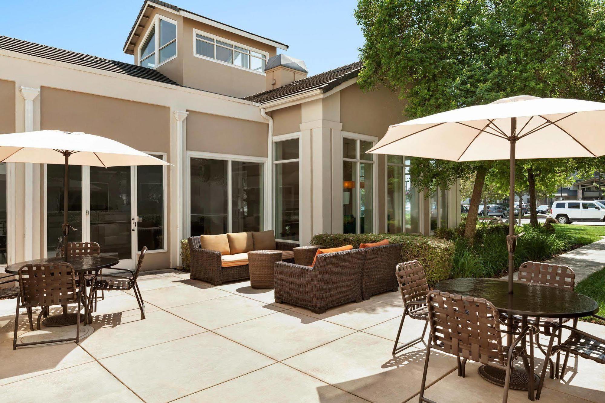 Hilton Garden Inn Roseville Exteriér fotografie